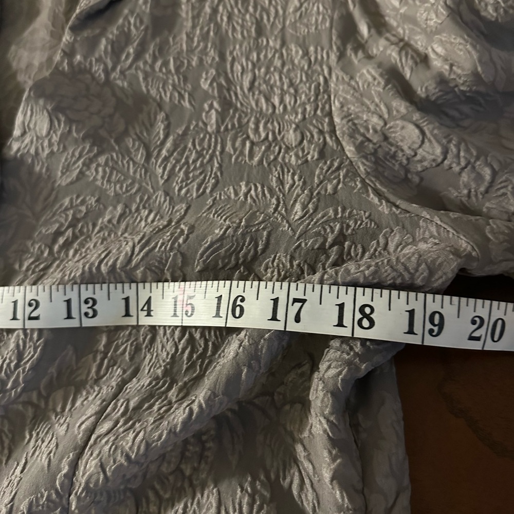 Allison Taylor Petite Women's 100% silk gray button up blouse Size petite medium - Picture 7 of 7